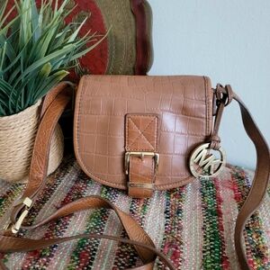 Michael kors crossbody bag boho chic embossed leather